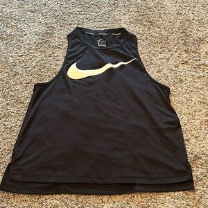 M Women’s Nike running tank top